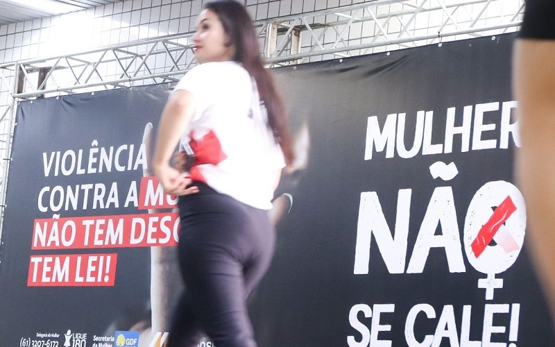 Mulher campanha DF Não se cale Misto Brasil