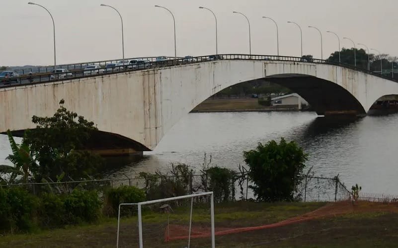 Ponte Honestino Guimarães DF Misto Brasil