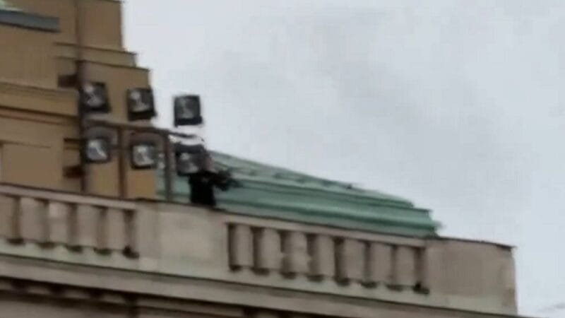 Após matar 14 e ferir 25, atirador é morte em universidade de Praga