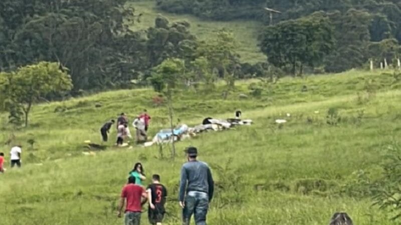 Queda de avião de pequeno porte provoca a morte de sete pessoas