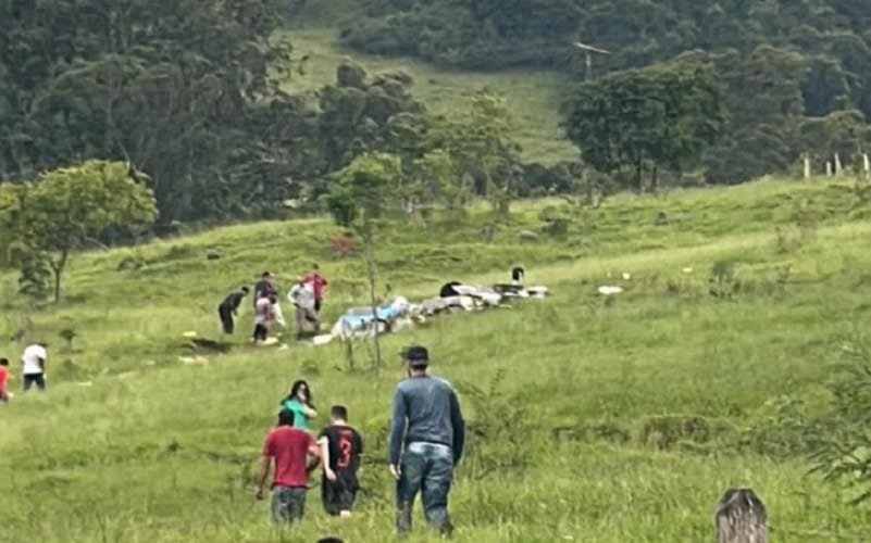 Minas Gerais Itapeva queda de avião Misto Brasil