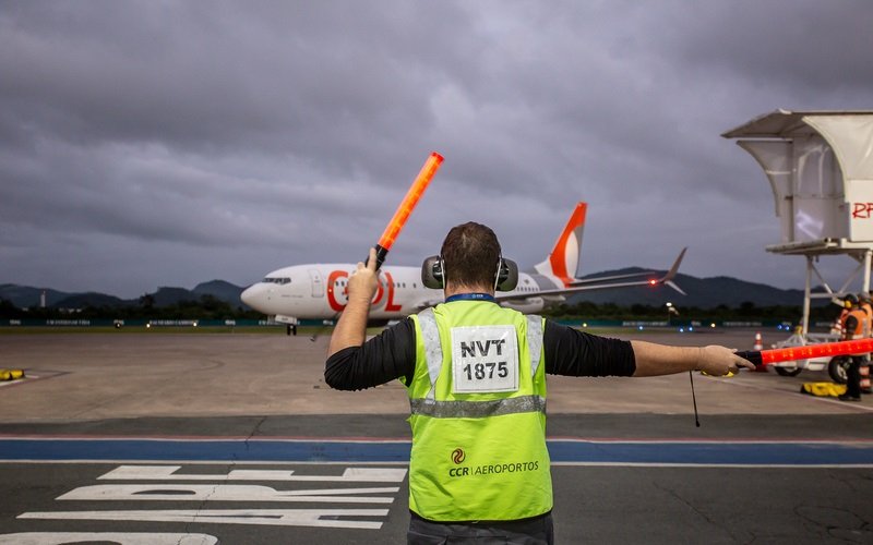 Avião Gol aeroporto de Buenos Aires Misto Brasil