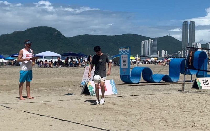 Bola embaixadinhas Kaio Garcia Balneário Camboriú Misto Brasil