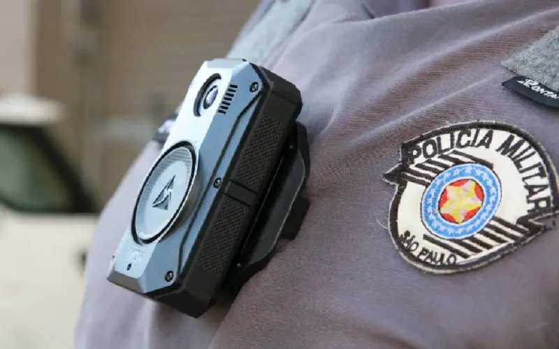 Câmera corporal polícia Misto Brasil