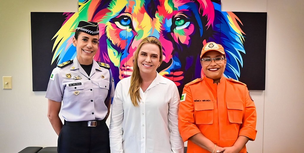 Celina Leão coroneis Ana Paula e Mônica Miranda Misto Brasil