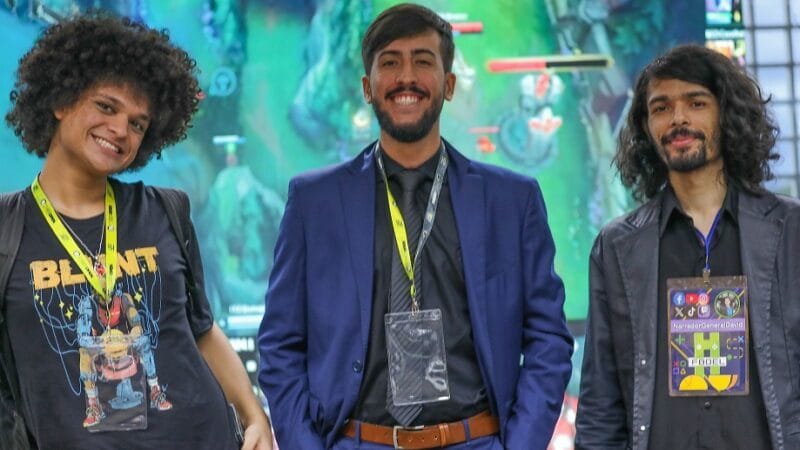 Lucas Henrique Penna entre colegas que estão no torneio e-sports, na Biblioteca Nacional, evento que reúne 150 gamers/Joel Rodrigues/Agência Brasília
