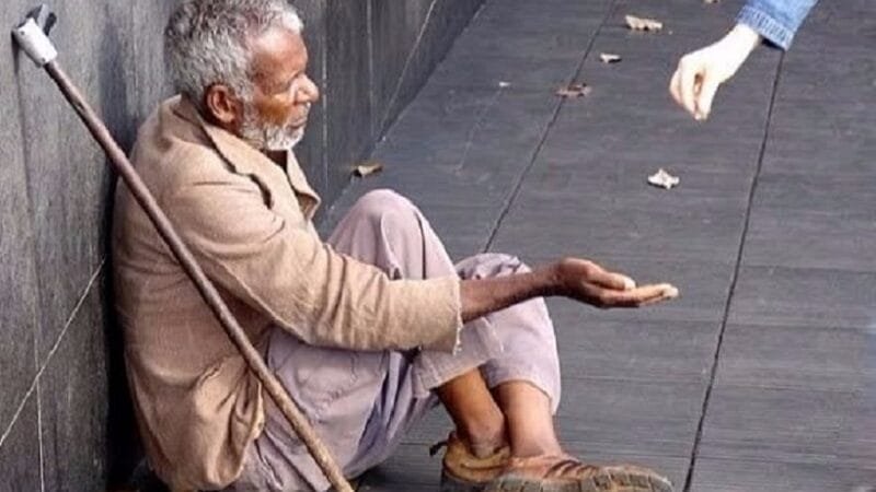 Cresce o número de idosos em situação de rua