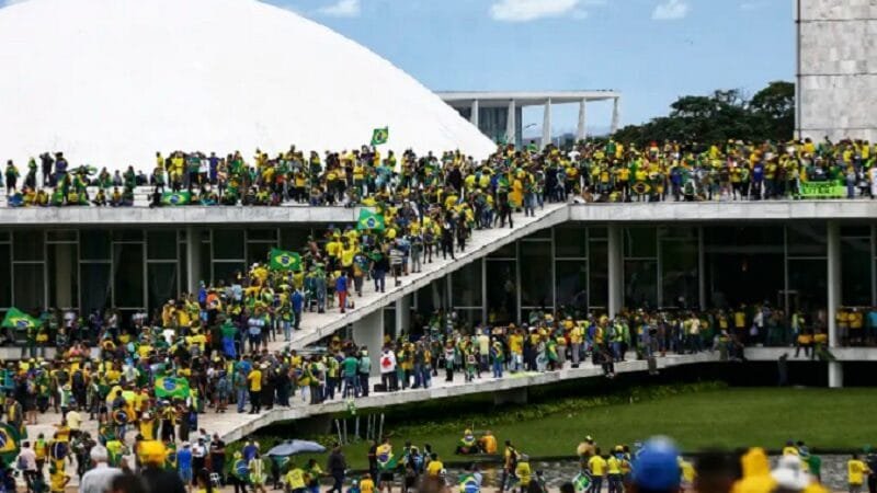 Ato pelo 8 de janeiro fecha a Praça dos Três Poderes