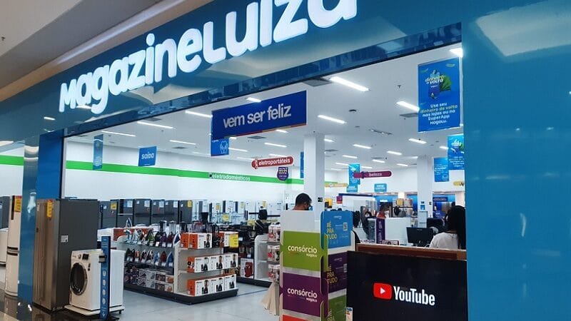 Loja de varejo começou liquidação que promete 80% de desconto