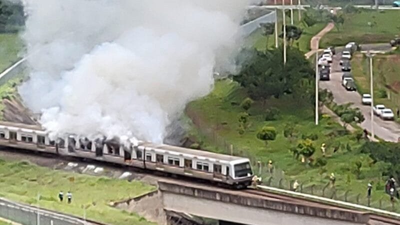 Incêndio queima vagão do metrô do Distrito Federal