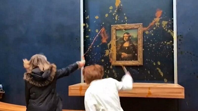 Ativistas do clima jogaram sopa contra Mona Lisa