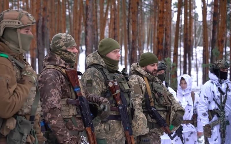 Ucrânia frente de combate soldados Misto Brasil