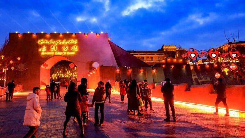 Estudantes chineses participam de atividades sociais de leitura