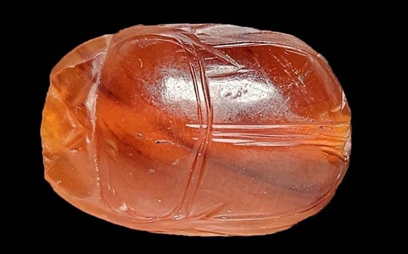 Escaravelho entalhado em pedra 2.800 anos Misto Brasil