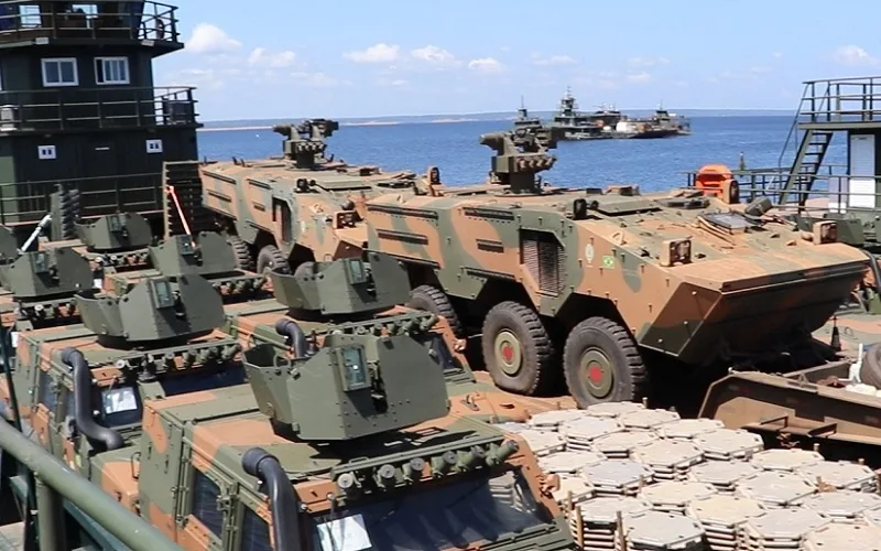 Exército muda estratégia de comunicação após desgaste