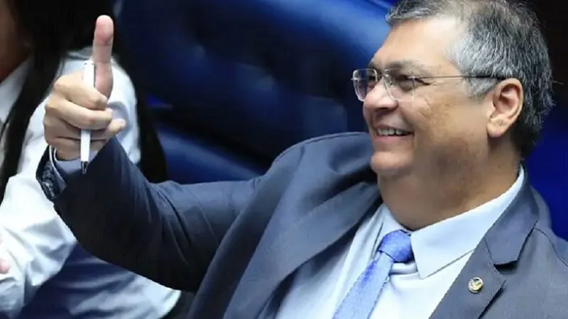 A tacada tripla do ministro Flávio Dino