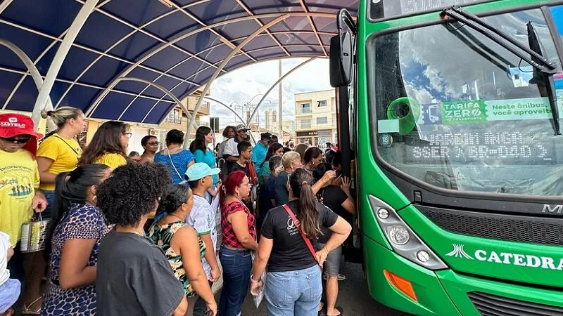 Ônibus é o meio de transporte da maioria dos trabalhadores
