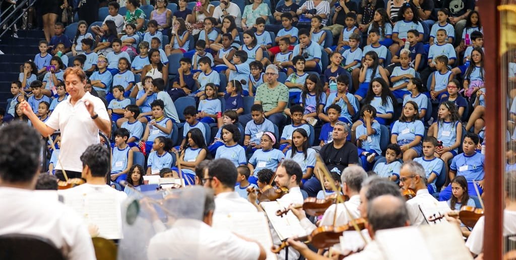 Orquestra Sinfônica de Brasília alunos na plateia Misto Brasil