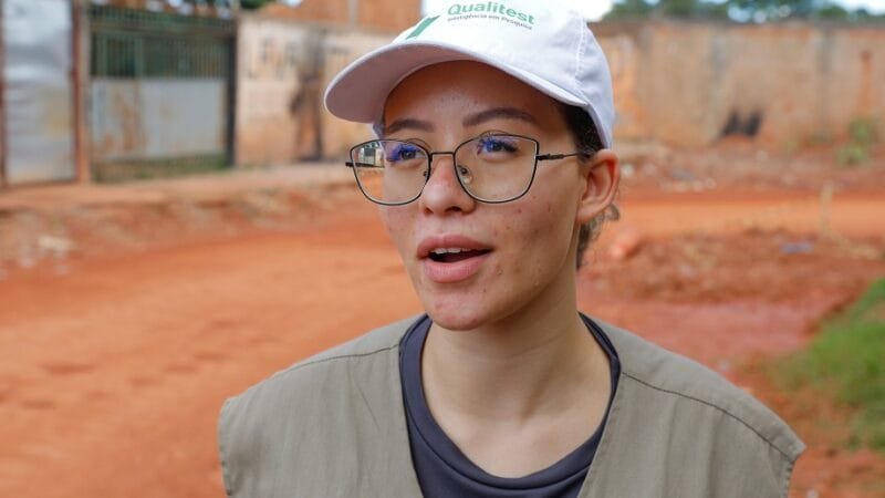 Giorgianne Crispim é agente de coleta e ajuda na coleta de informações de 25 mil domicílios para a PDad-A 2023 nas regiões do Distrito Federal/Lucio Bernardo Jr/Agência Brasil