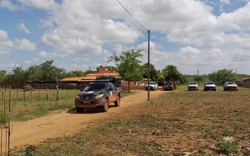 Mossoró buscas fugitivos penitenciária Misto Brasil