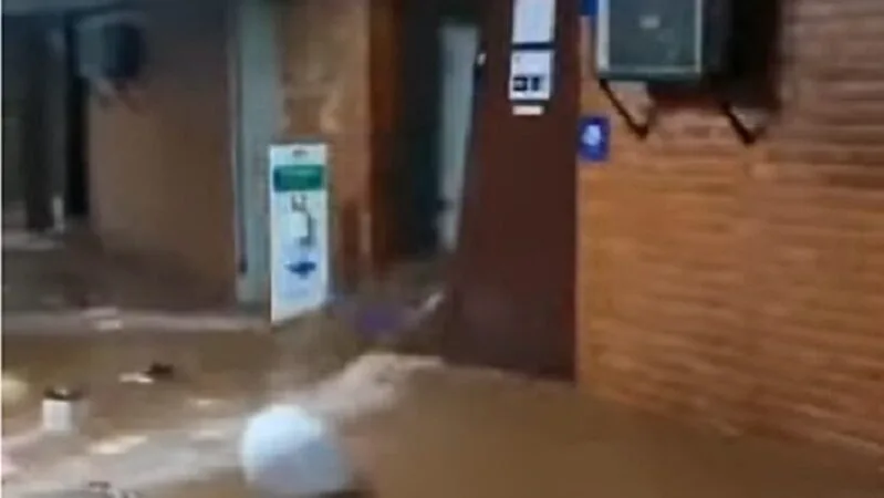Temporal do início da noite provocou alagamentos em vários lugares