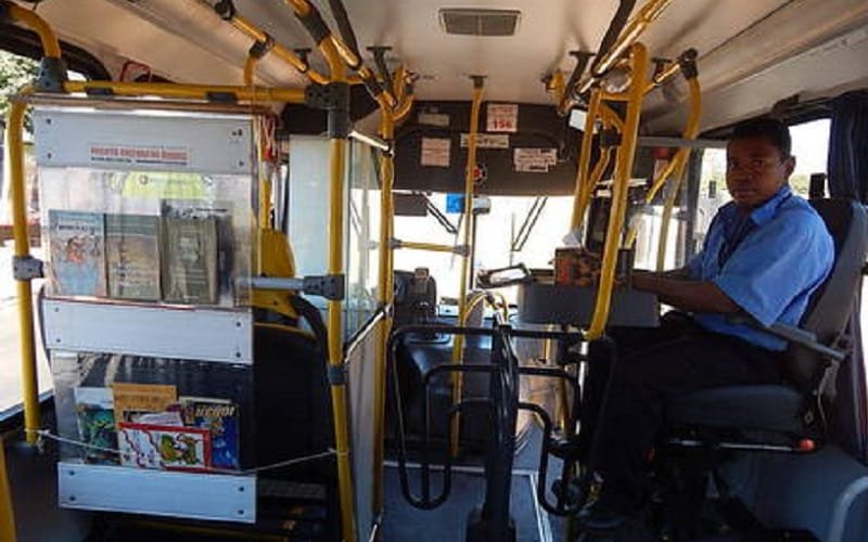 Transporte público cobrador de ônibus DF Misto Brasil