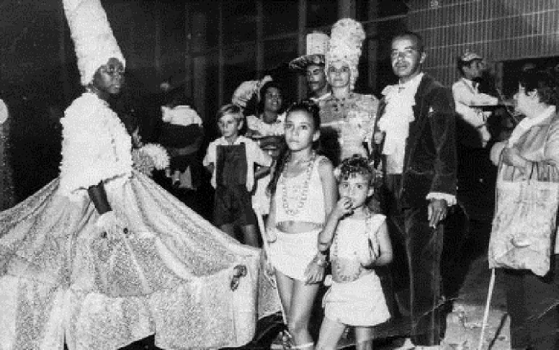 Carnaval de 1960 em Brasília na matéria O primeiro carnaval minimamente organizado de Brasília