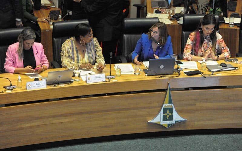 Câmara Legislativa Deputadas distritais Misto Brasil