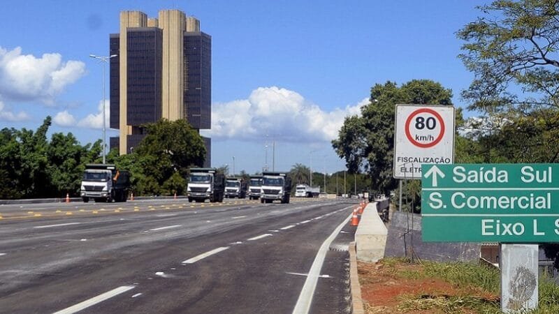Audiência pública sobre a travessia de pedestre no Eixão