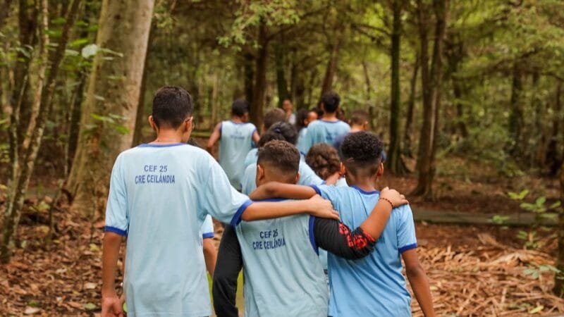 Alunos da escola pública tem atividades imersivas no Cerrado com aulas e passeio no Parque Saburo Onoyama, em Taguatinga/Paulo H. Carvalho/Agência Brasília