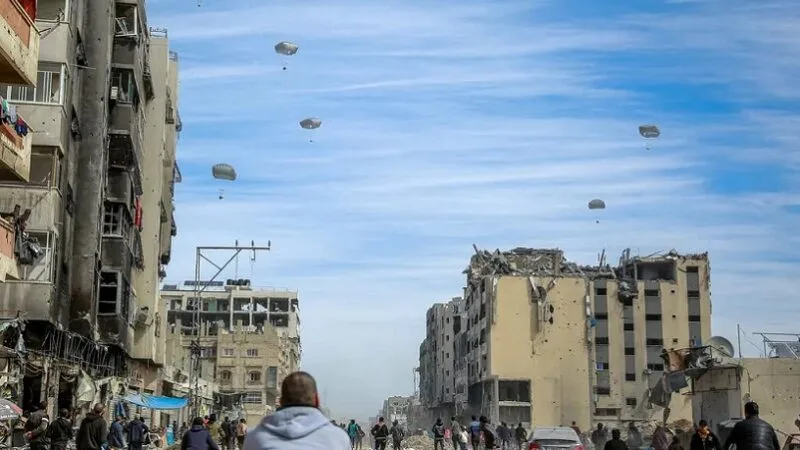 EUA anuncia ajuda aérea para os palestinos da Faixa de Gaza