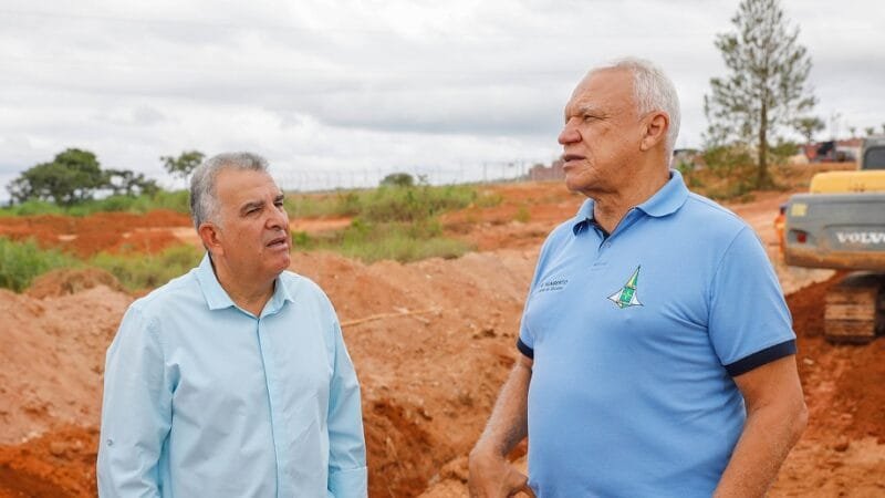José Humberto Pires de Araújo, secretário de Governo, e Fauzi Nactur, presidente do DER-DF/Lúcio Bernardo Jr/Agência Brasília