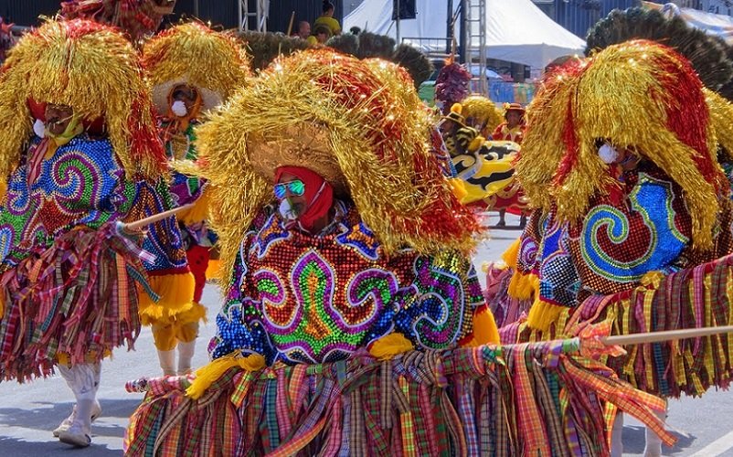 Maracatu de baque solto Nazaré da Mata PE Misto Brasil