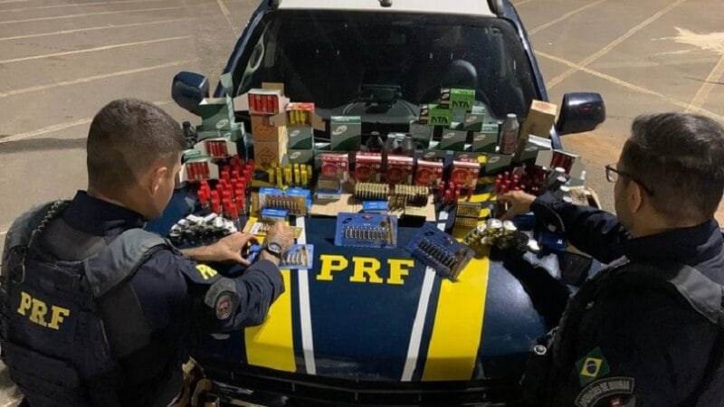 PRF encontrou munições e espoletas em ônibus que saiu de Goiânia