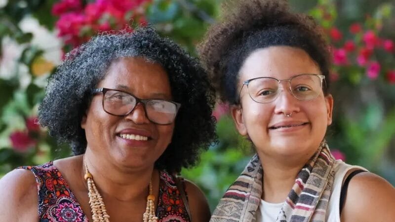 Patrícia ao lado da mãe Valdina Ferreira, caloura de Biologia após a seleção da Universidade de Brasília para acadêmicos acima de 60 anos/Wilson Dias/Agência Brasil