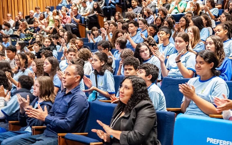 Centro de Ensino Fundamental (CEF) Polivalente DF Misto Brasil