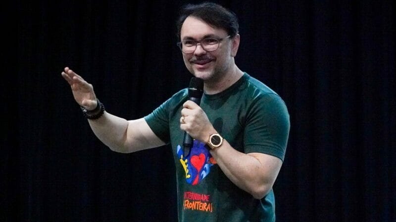 Rossandro Klinjey fez uma palestra no Teatro Pedro Calmon, sobre a acolhimento dentro das instituições educacionais/André Amendoeira/SEEDF