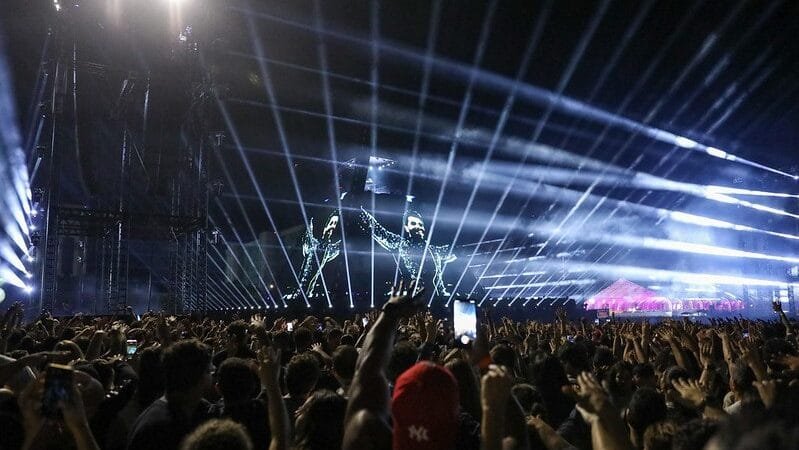 Show histórico de Alok e convidados na Esplanada atraiu milhares de pessoas