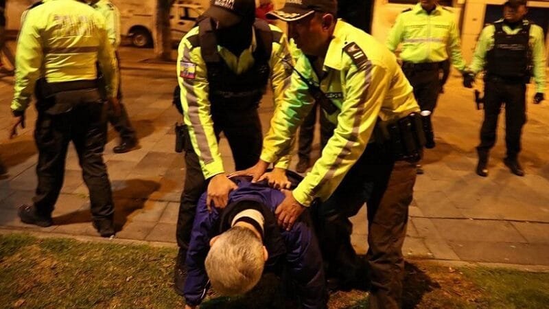 Ex-vice-presidente equatoriano, preso na embaixada do México, está internado