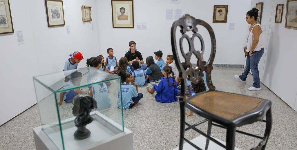 Estudantes Museu de Arte de Brasília visita Misto Brasil