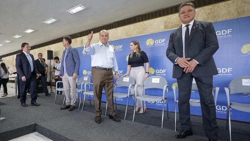 Reginaldo Veras pediu e Ibaneis ampliou o número de analistas em gestão nomeados