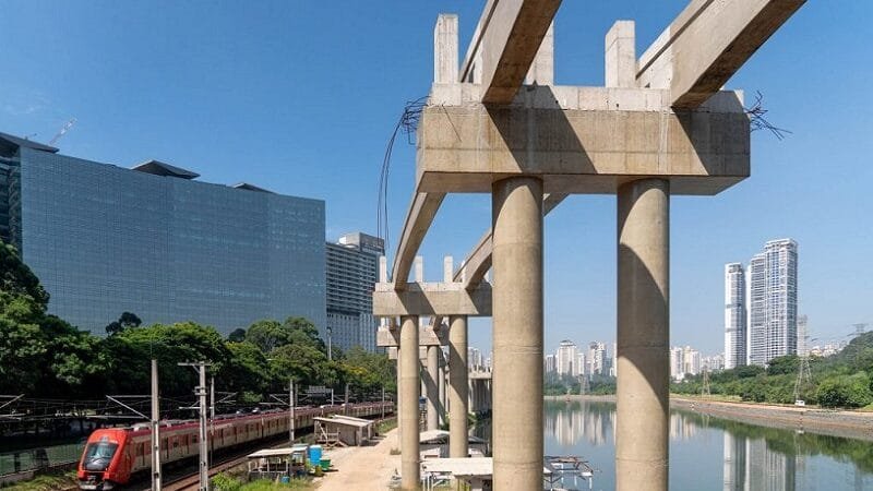 Empresa entrega primeiro trem para a nova linha do metrô de São Paulo