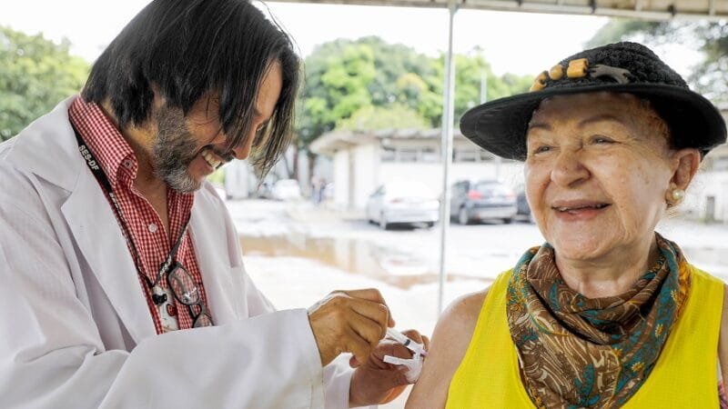 Distrito Federal começa a distribuir a dose contra a gripe