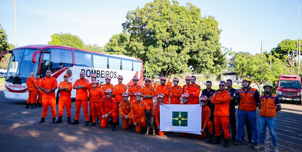 Corpo de Bombeiros DF equipa para o RS Misto Brasil