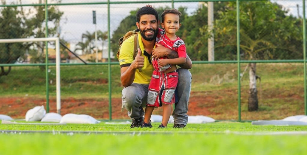 Campo sintético Samambaia Jonathan e o filho DF Misto Brasil