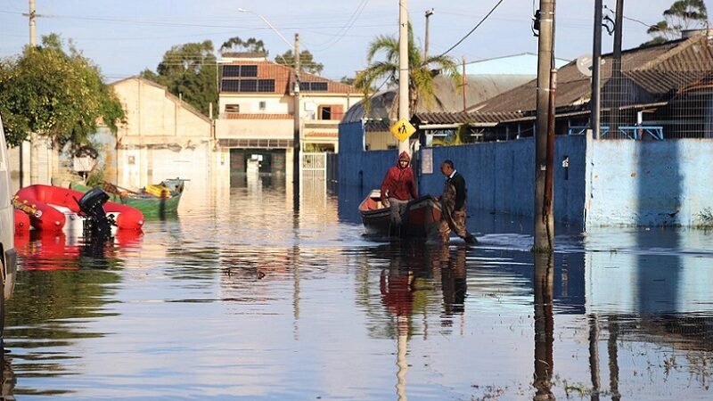 Famílias desabrigadas ou desalojadas recebem Auxílio Reconstrução