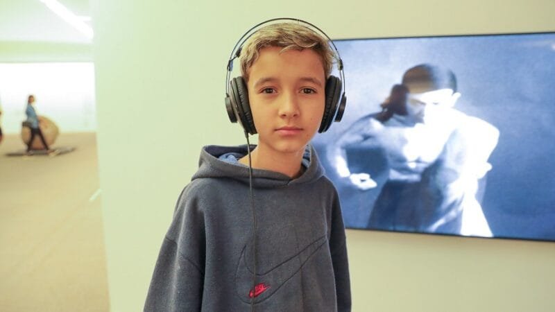 Fábio Daniel Rezende foi conhecer junto com os colegas da escola as novidades da 35ª Bienal de São Paulo, em Brasilia/Paulo H. Carvalho/Agência Brasília