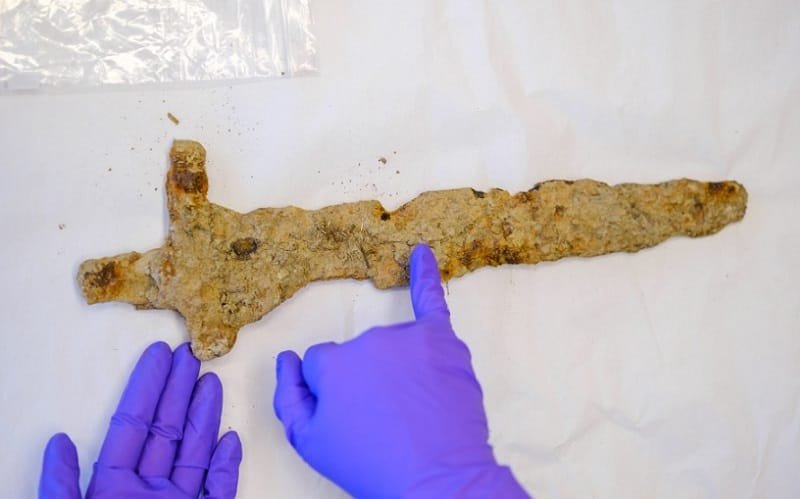 Artefato espada viking Noruega Misto Brasil