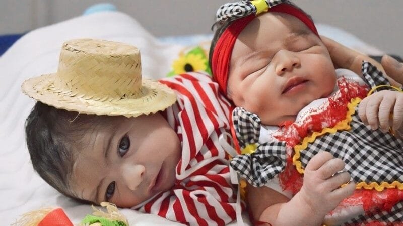 Hospital faz ensaio fotográfico com bebês com a temática junina