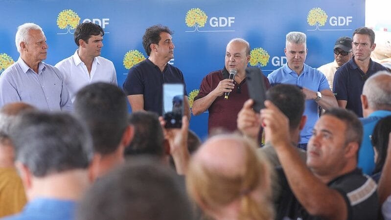 Ibaneis assinou ordem de serviço para avenida na Cidade do Automóvel